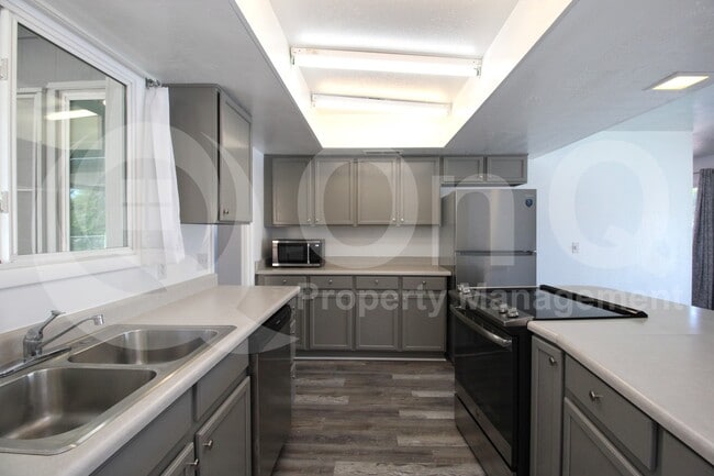 Photo - 124 E Minton Dr