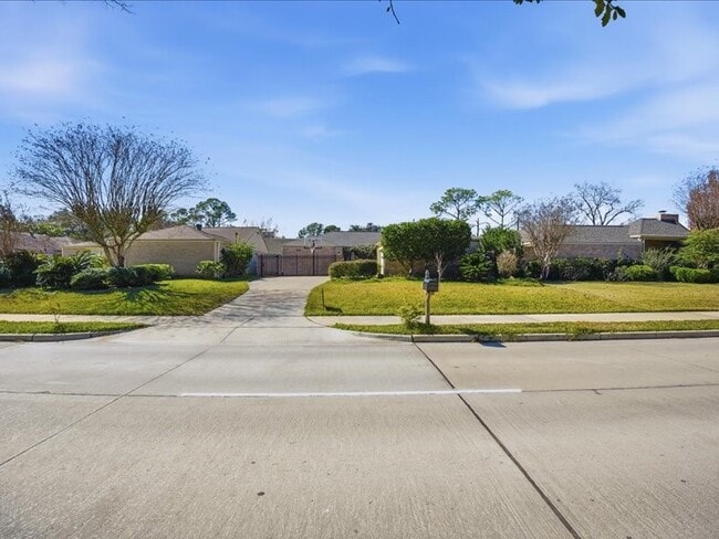 Building Photo - 1306 S Kirkwood Rd