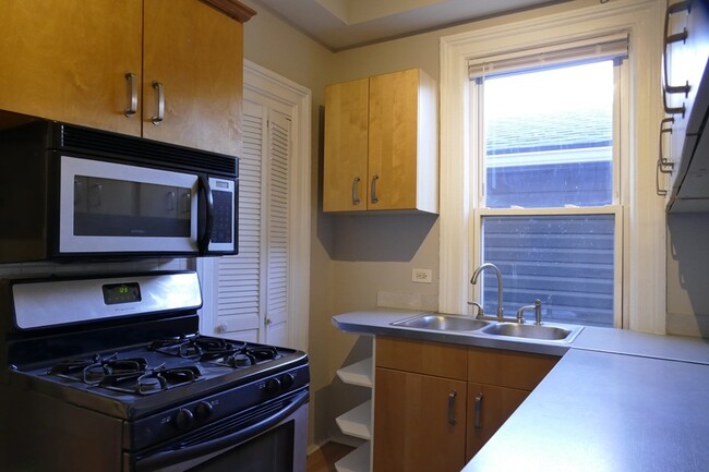 Photo - 1729 N Fairfield Ave Unit 2