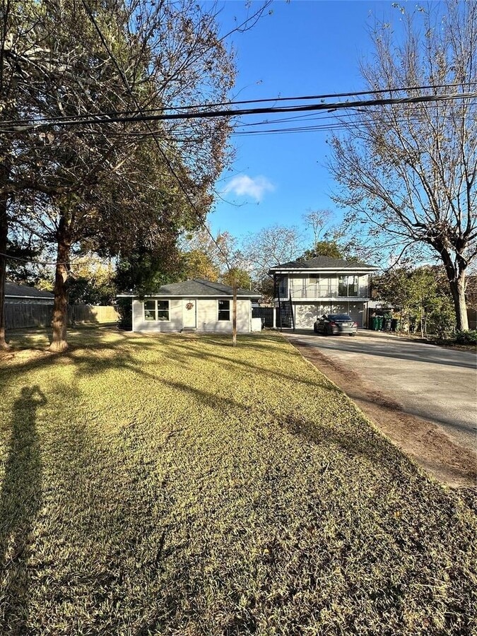 Photo - 2223 San Antonio St