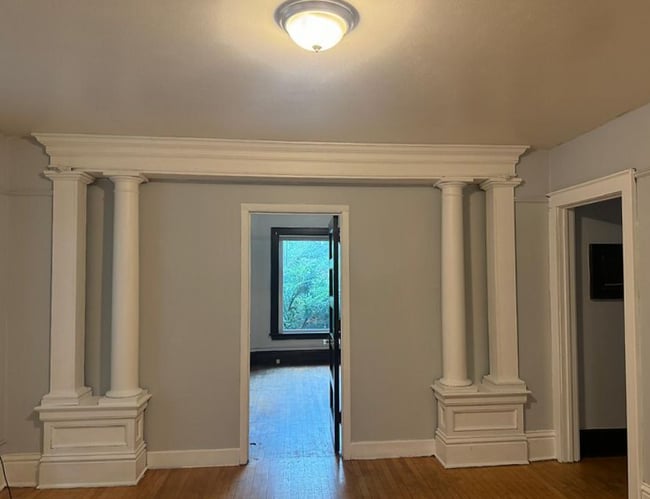 Photo - 410 W Mifflin St