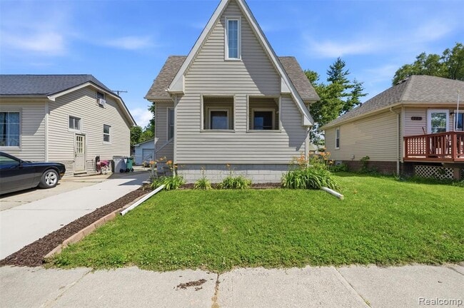 Photo - 735 E Maxlow Ave