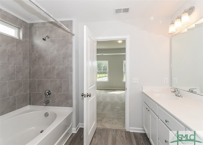 Photo - 142 Fremont Ln