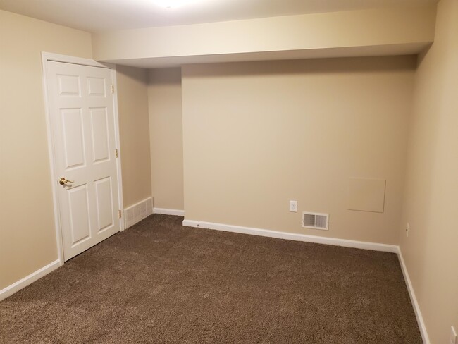 Building Photo - 118 Ballard St