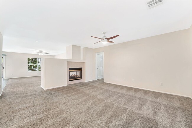 Photo - 3 BEDROOM SINGLE STORY IN HENDERSON!