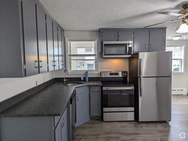 Building Photo - 58 E Main St Unit 1R Rental