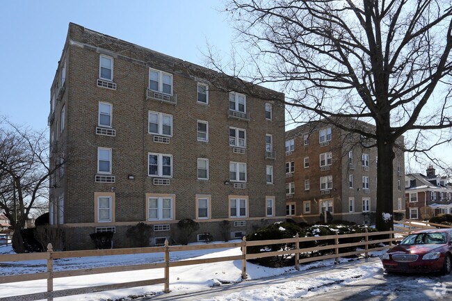 Photo - Stenton Hall Apts