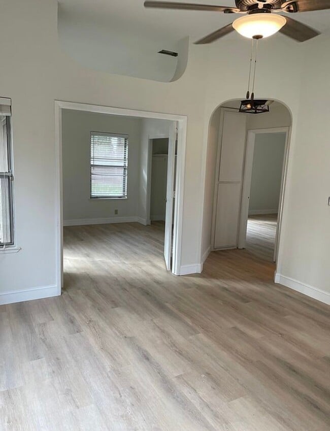 Photo - 4264 Chinquapin Way