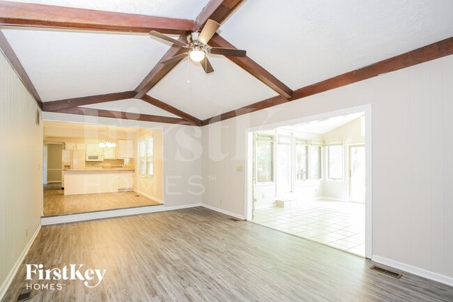 Photo - 211 Banbury Rd