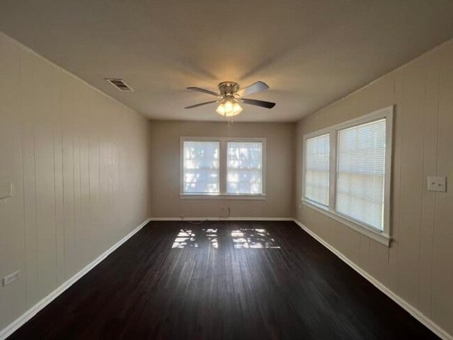 Photo - 2224 Cumberland Ave