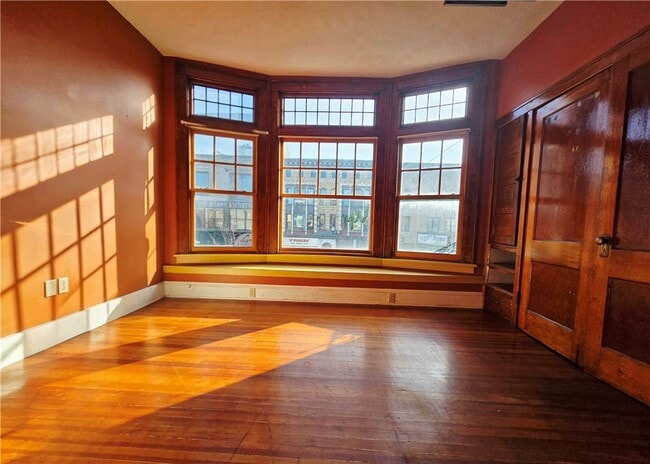 Photo - 494 Exchange St