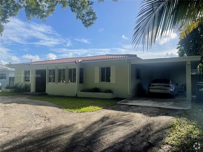 Building Photo - 8240 SW 62nd Ct Rental