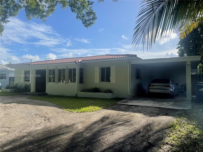 Building Photo - 8240 SW 62nd Ct Rental