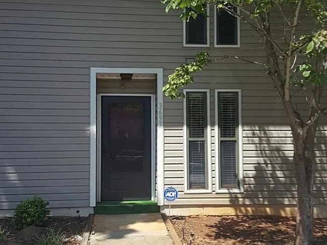 Photo - Nice townhome in great location