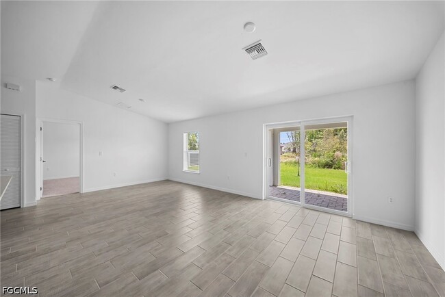 Photo - 2815 24th St W