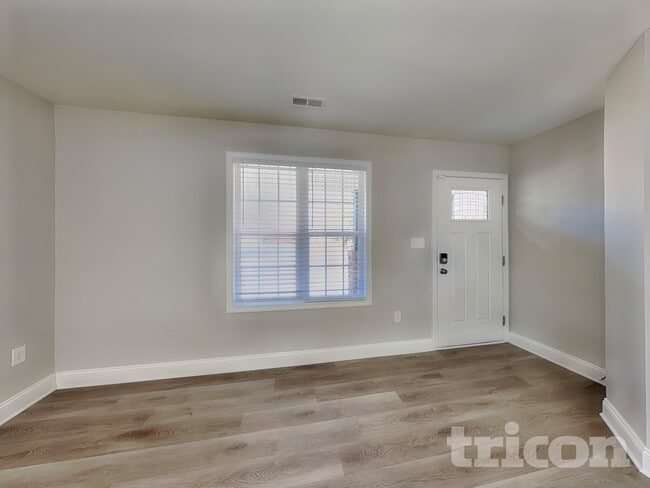 Photo - 340 Belvedere Dr NW