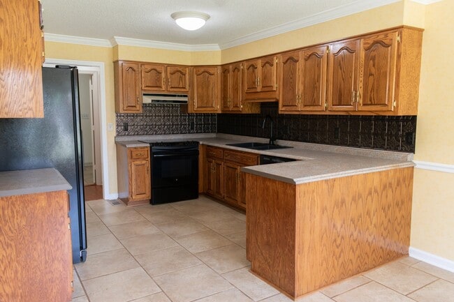 Photo - 140 Thomas Dr