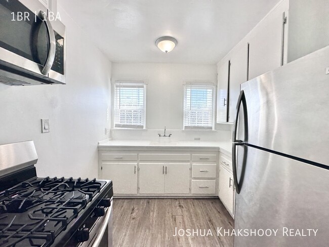 5946 Melrose Ave Unit 3