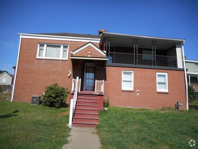 Building Photo - 318 Sheppard Ave Rental
