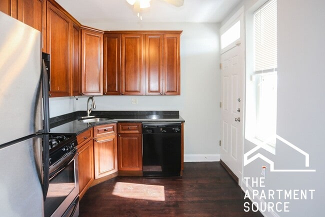 Building Photo - 4812 N Paulina St Unit 1