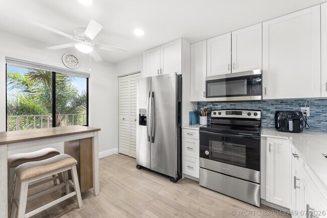 Photo - 14500 Stirling Way Unit 403