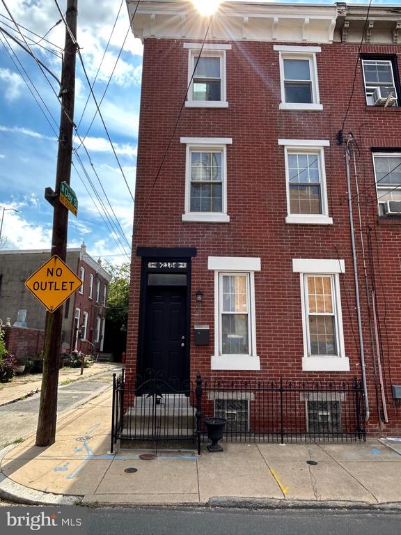 Building Photo - 218 E Wildey St Rental