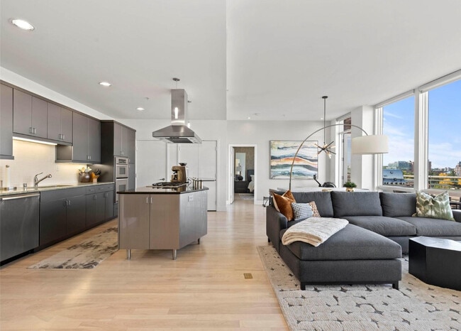 Building Photo - 1401 Delgany St Unit 405