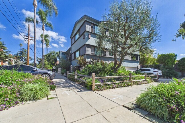 Photo - 1102 Idaho Apartments