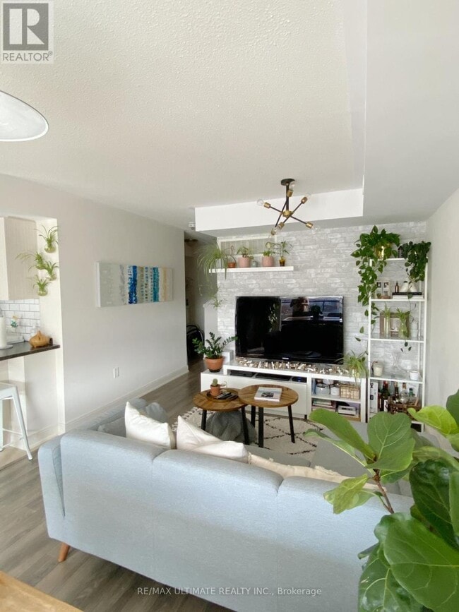 Photo - 100 Dufay Rd