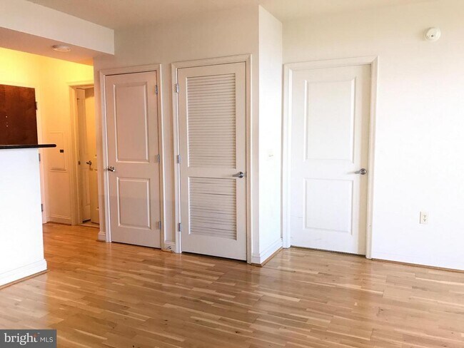 Building Photo - 11760 Sunrise Valley Dr Unit 515