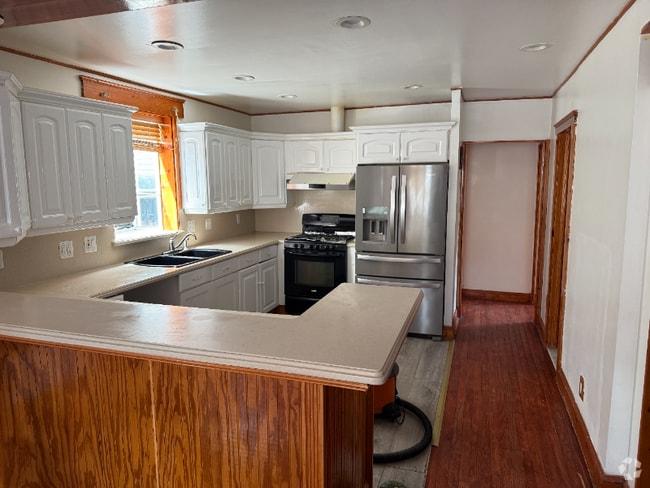 Building Photo - 1531 Gillespie Ave Unit 1 Rental