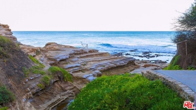 Building Photo - 29239 Heathercliff Rd Unit 12