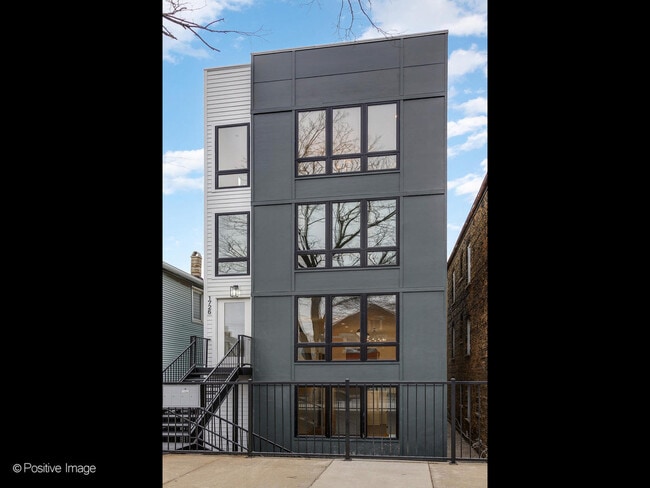 Building Photo - 2122 W 18th Pl Unit 3 Rental