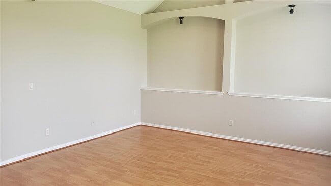 Photo - 1656 County Rd 697
