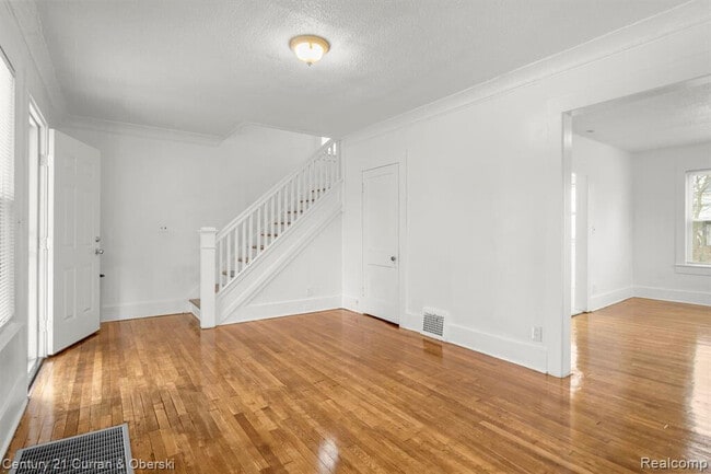 Photo - 415 Manistique St