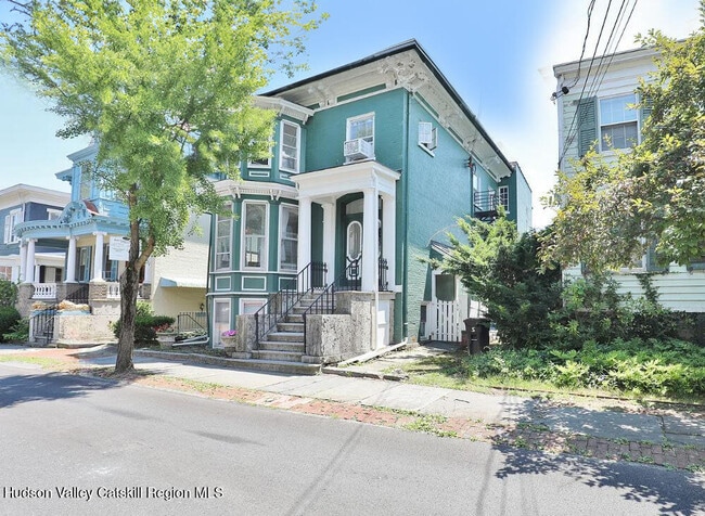 Building Photo - 16 John St