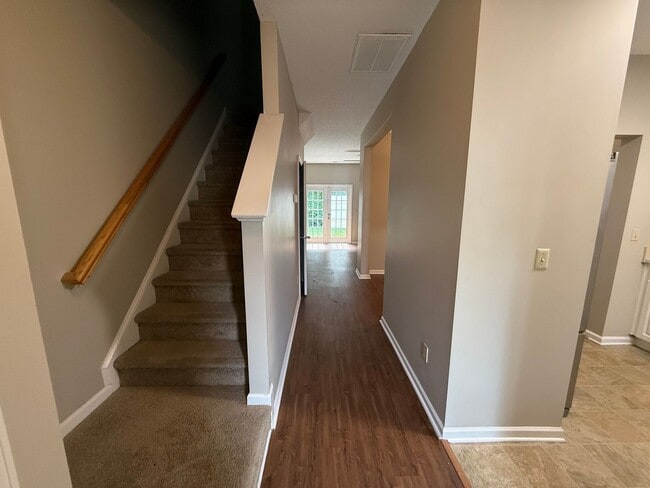 Photo - 760 Tavern Ct