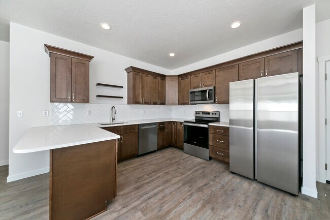 Photo - 1326 N Meridian Rd
