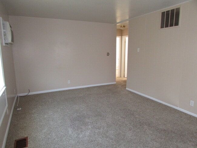 Photo - 2 BEDROOM | 1 BATH | SINGLE GARAGE | ROBBINSDALE | 12 MONTH LEASE