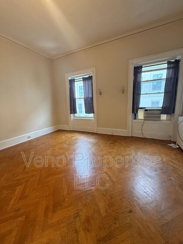 Photo - 98 Columbia St