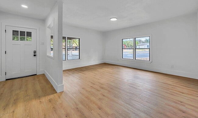 Photo - Well-maintained 2BD 1BA Home in Waco - Available in March!