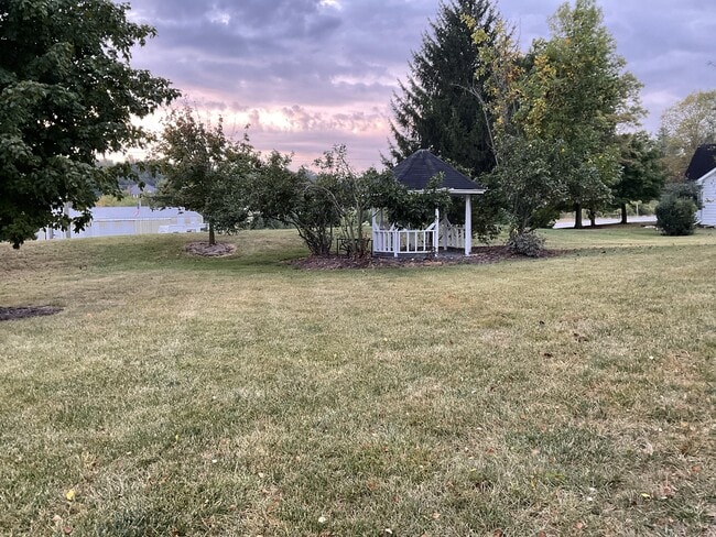 Photo - 10421 Yoder Rd