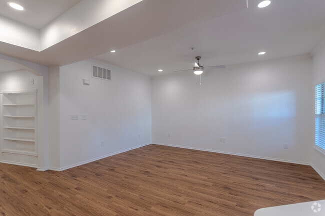 2BR, 2BA - 1484SF TH - Living Area
