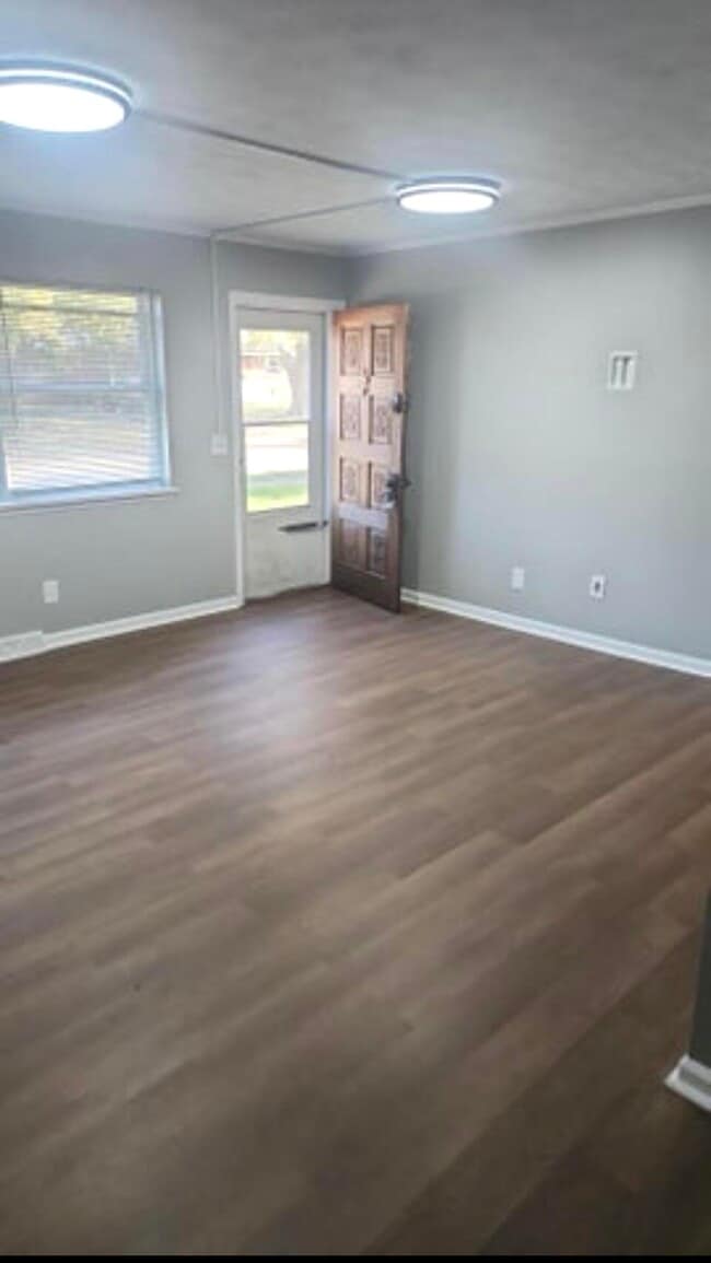 Photo - 1208 Venetian Cir