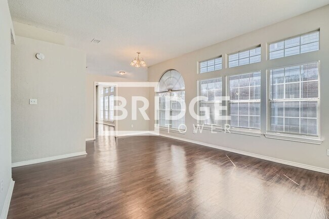 Photo - 5908 Firethorn Dr