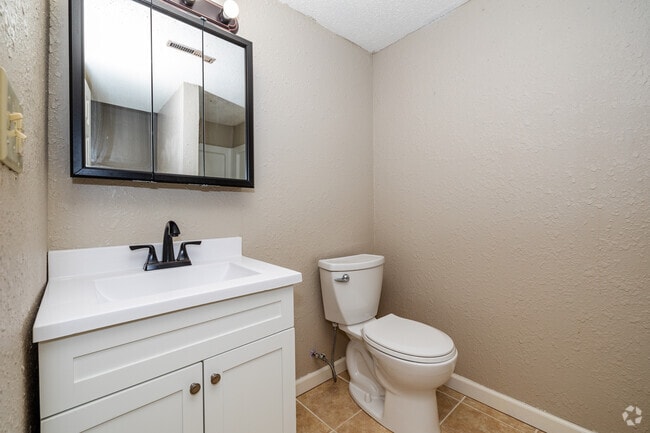 3BR, 2BA - 1440SF - Master Bathroom