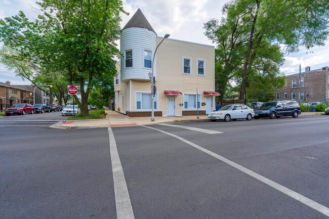 Photo - 3101 W 38th St Unit 2F