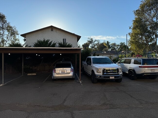 Photo - 1039 W Lincoln Ave