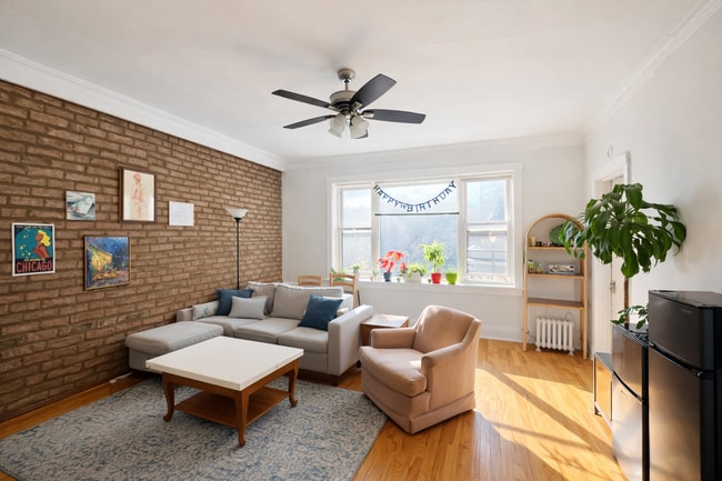 Photo - 2461 N Clark St Unit 3