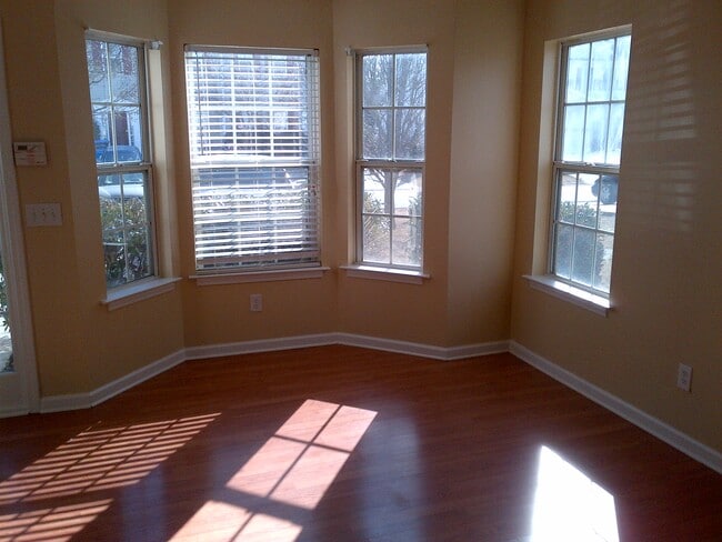 Photo - 132 Benfield Cir SE